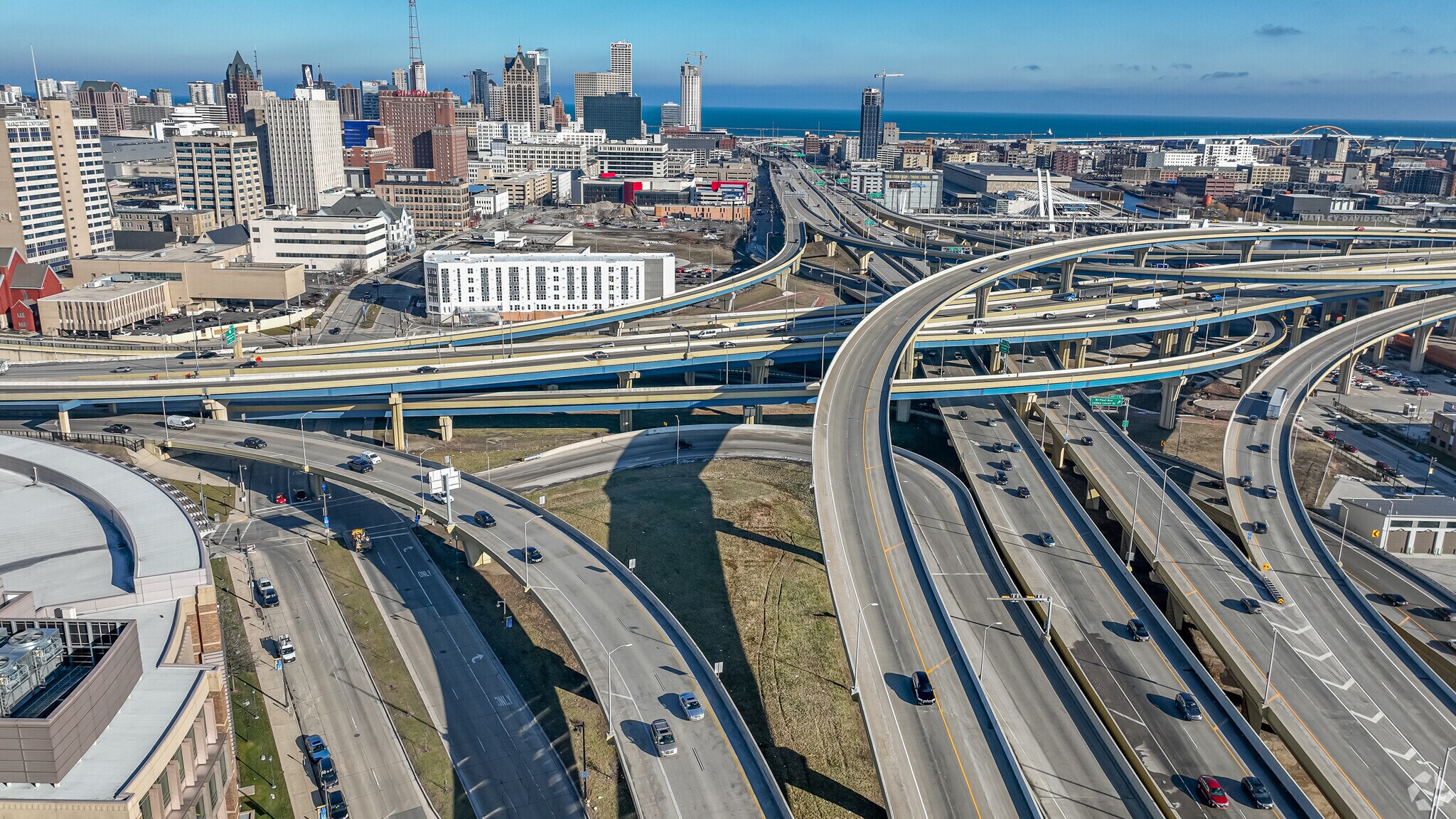 Get anywhere in 20 minutes from Alcott Park, including downtown Milwaukee.