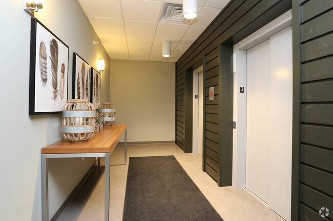 Manseau Flats, Ashwaubenon, WI 54304 - photo 4