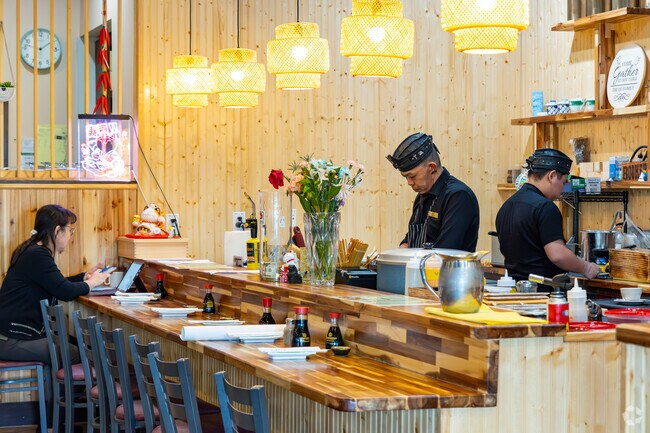 Try the freshly prepared sushi at HoneyBee Asian Bistro & Sushi near Mayfair.