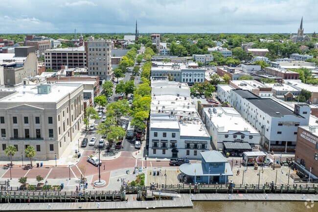 St James Village is a 10 minute drive from historic downtown Wilmington.