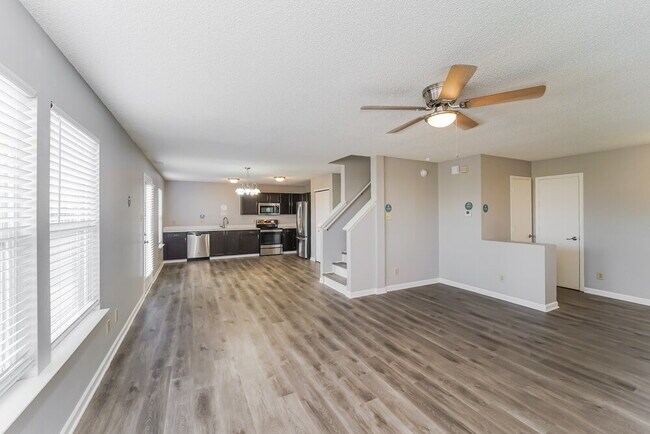 150 Declaration Dr, Greenwood, IN 46143 - photo 5