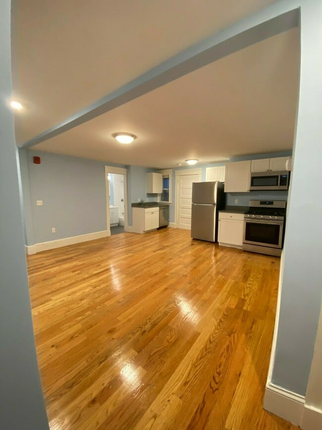 66 Beacon St Unit 4, Somerville, MA 02143