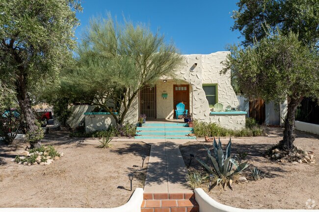 Feldman's is heavily influenced by Art-Deco architecture with a one of a kind feeling.