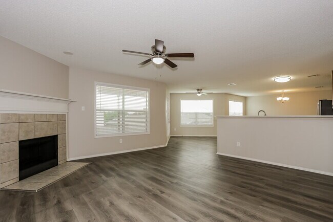 10044 Legacy Dr, Fort Worth, TX 76108 - photo 5