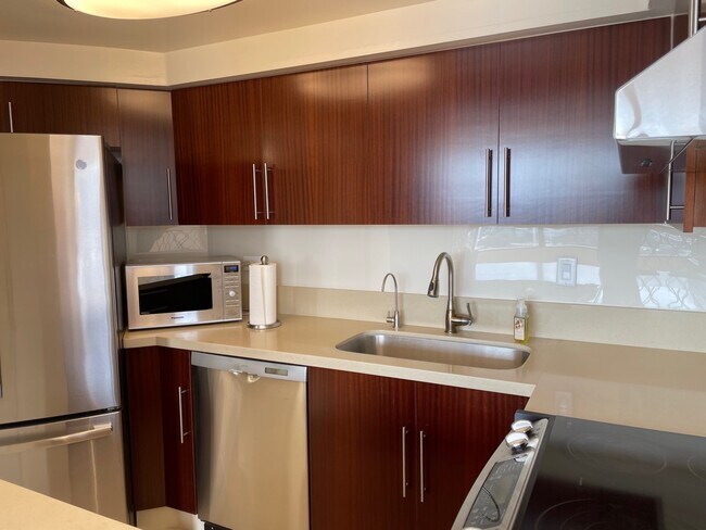 Iolani Court Plaza unit Iolani Court Plaza, Honolulu, HI 96826 - photo 7