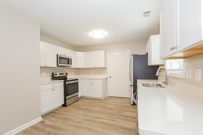 2994 Raintree Dr SE, Conyers, GA 30094 - photo 7