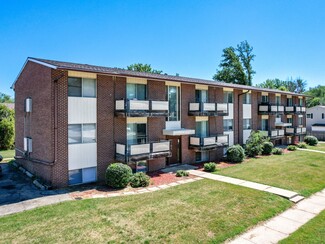 1702 Edgebrook Dr, Marshalltown, IA 50158
