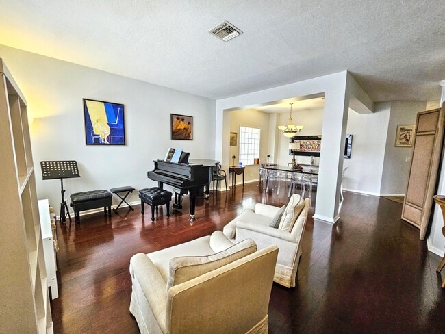 1225 Avondale Ln, West Palm Beach, FL 33409 - photo 5