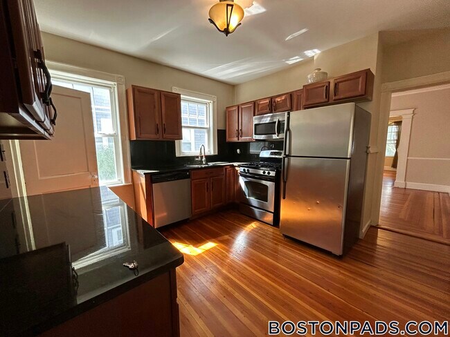 11 Fairfield St unit 1, Watertown, MA 02472 - photo 2