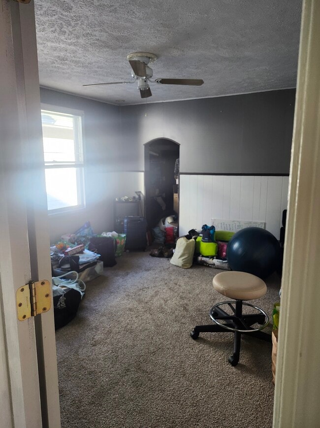 3334 W 129th St unit Upstairs of duplex, Cleveland, OH 44111 - photo 5