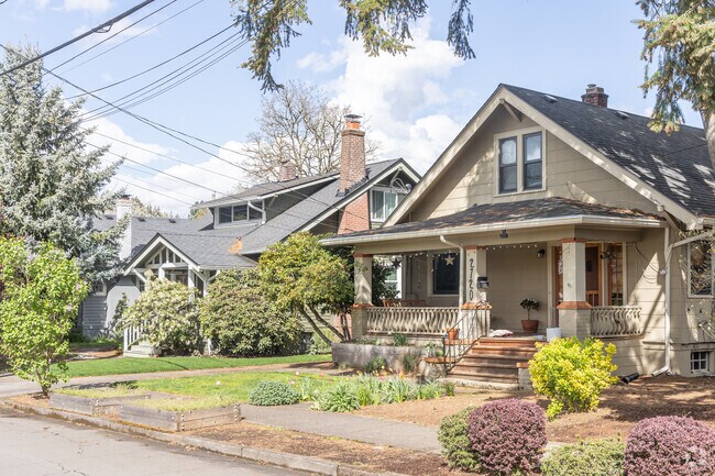 Craftsman and bungalow-style homes line the streets of South Tabor.