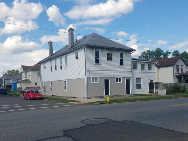 444 E Main St unit 444 APT, Newark, OH 43055 - photo 2