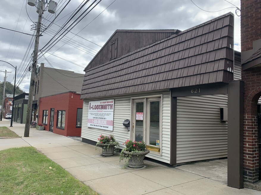 ROUTE 8 BLDG FRONT