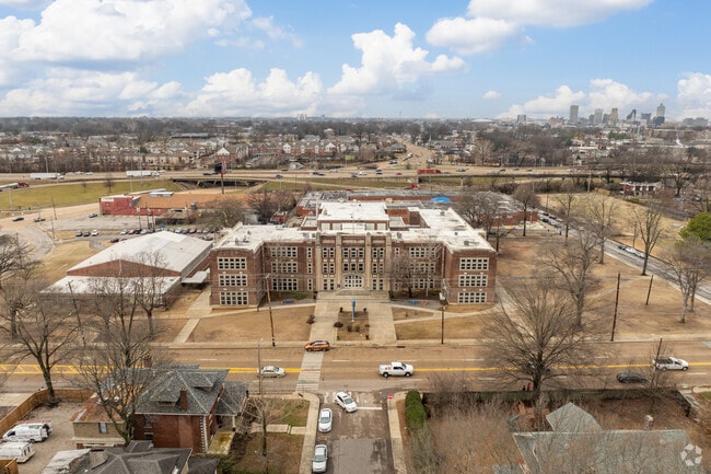Bellevue Middle School is located 5 minutes from downtown Memphis in the Annesdale neighborhood.