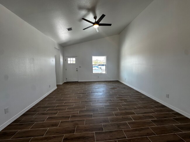 612 Hesse Dr unit A, Socorro, TX 79927 - photo 6