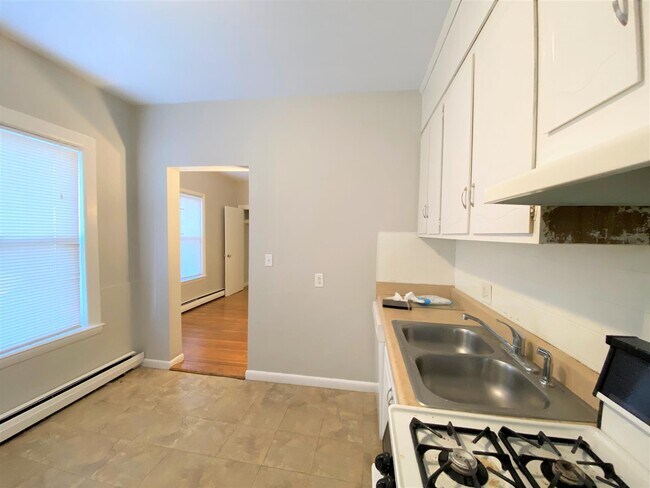 7 Elmer St unit 3, Cambridge, MA 02138 - photo 5