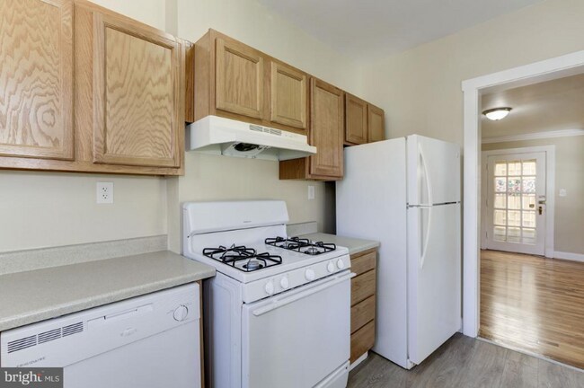 811 Thayer Ave unit 3, Silver Spring, MD 20910 - photo 3