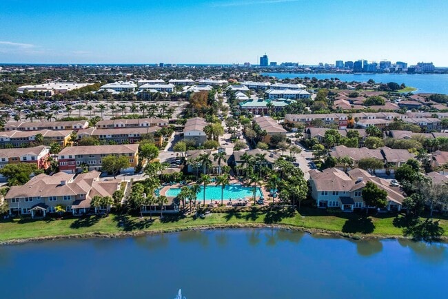 880 Millbrae Ct, West Palm Beach, FL 33401 - photo 2