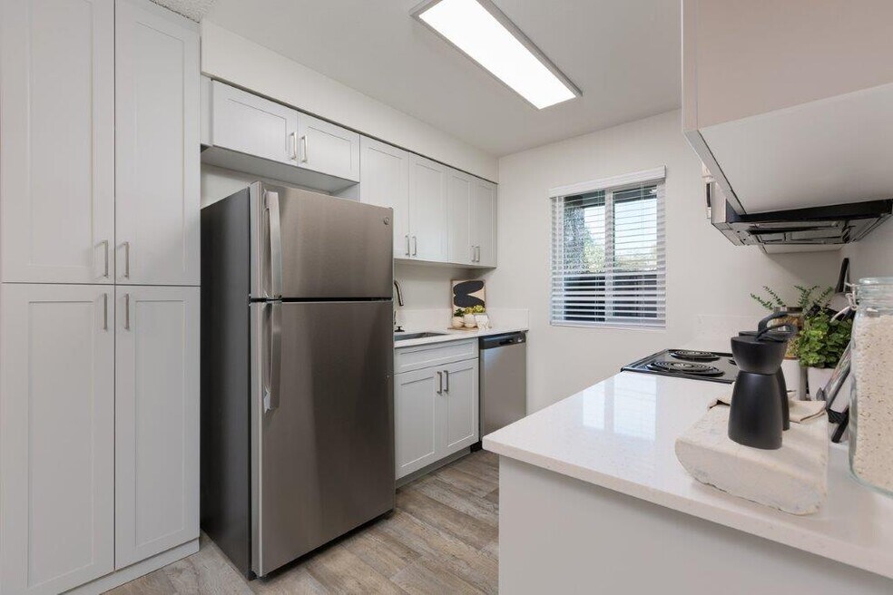 Reveal, Phoenix, AZ 85022 - photo 1