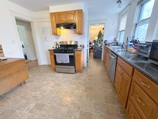 76 Hooker Ave Unit 2, Somerville, MA 02144