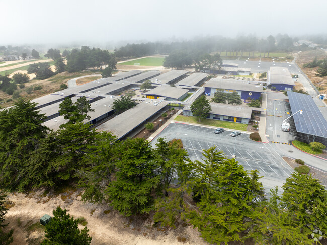 Discover innovative learning at Seaside Middle School in the heart of Seaside.