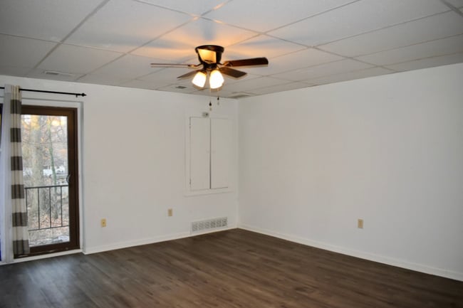 38365 North Ln unit G202, Willoughby, OH 44094 - photo 2