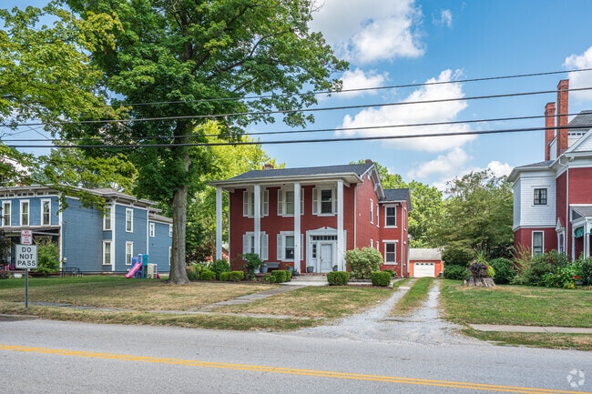 Greek revival homes are found spattered around Lisbon.