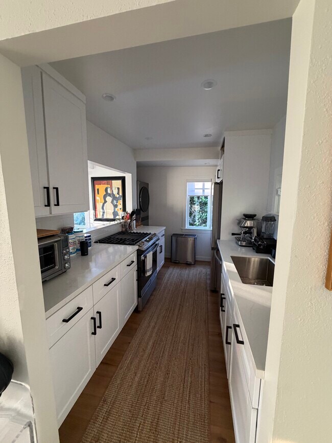 6124 Glen Tower St, Los Angeles, CA 90068 - photo 6