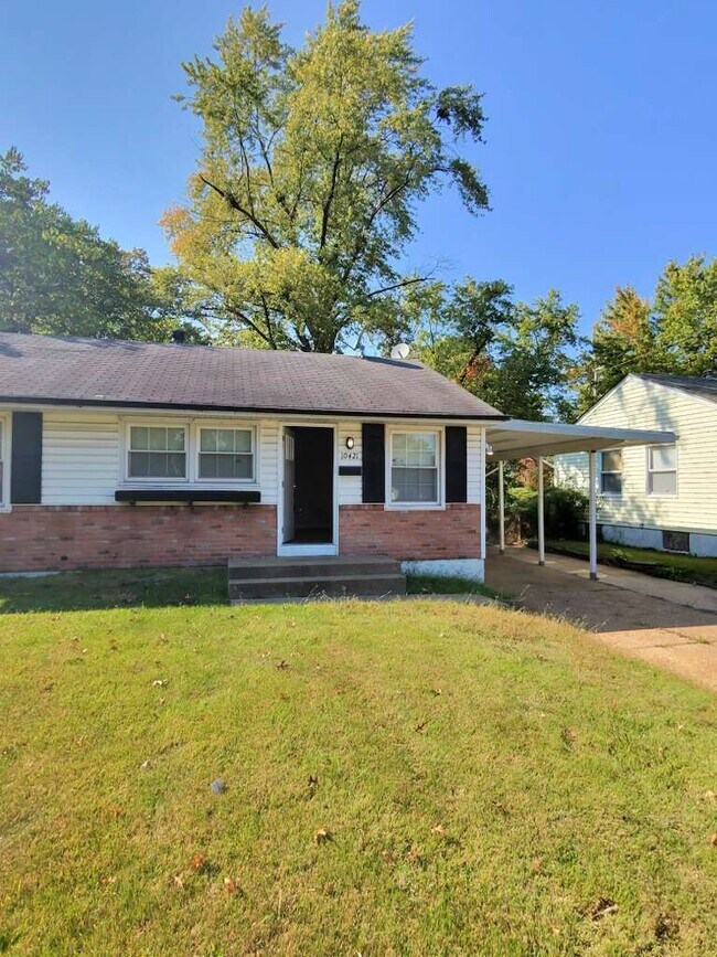 10421 Renfrew Dr, Saint Louis, MO 63137