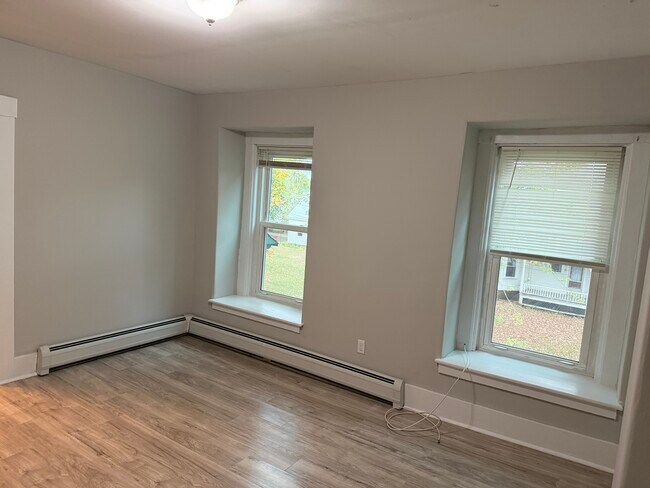 60 Summer St unit . 2, Charlestown, NH 03603 - photo 4