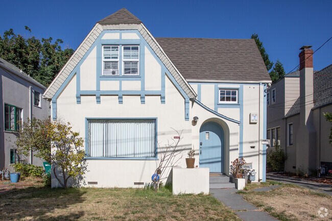 Many of the homes in Reservoir Hill are like story-book homes with amazing charm.