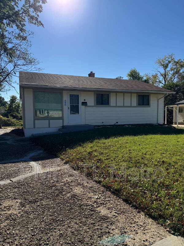 240 Mc Alpine Dr, St. Louis, MO 63137
