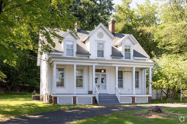 Old Tappan’s 1930s colonial home showcases its historical charm.