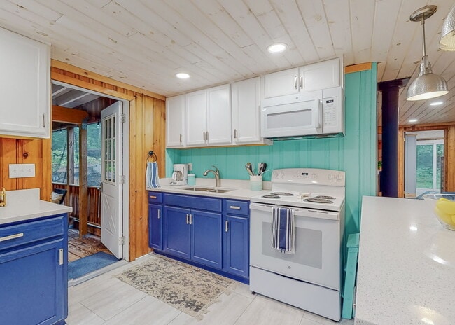 2 Kentwood Rd, Raymond, ME 04071 - photo 4