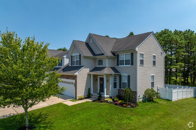 New traditional homes are the most commonly found single-family styles seen in McKee City.