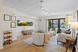 851 Red Lion Rd, Philadelphia, PA 19115