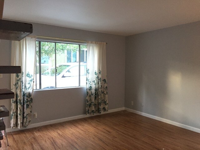 5529 Cartwright Ave unit 1/4, North Hollywood, CA 91601 - photo 6