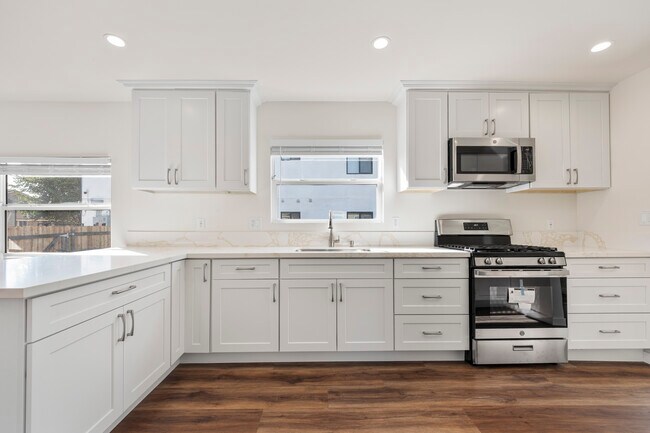 1443 W 36th Place, Los Angeles, CA 90018 - photo 5