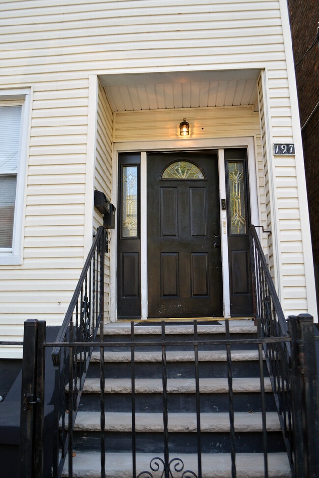 197 Freeman Ave Unit 2, Jersey City, NJ 07306