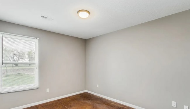 1290 Curtis St, Wichita, KS 67212 - photo 5