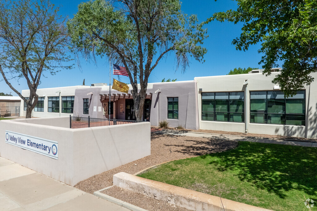 At Valley View Elementary School, creativity and growth happen each day.