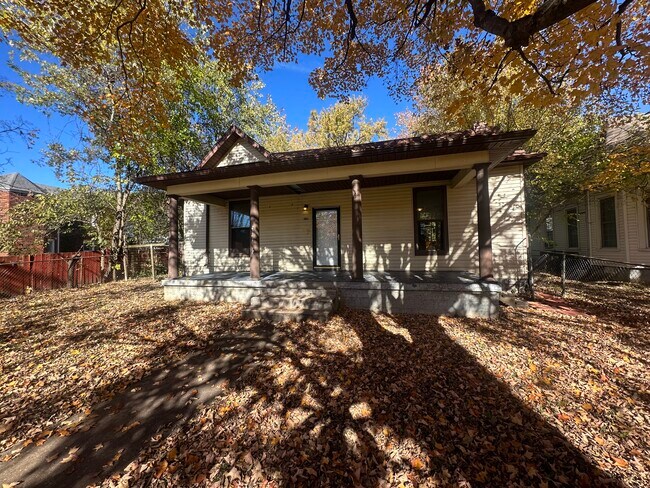 218 Holmes St unit A, Frankfort, KY 40601 - photo 2