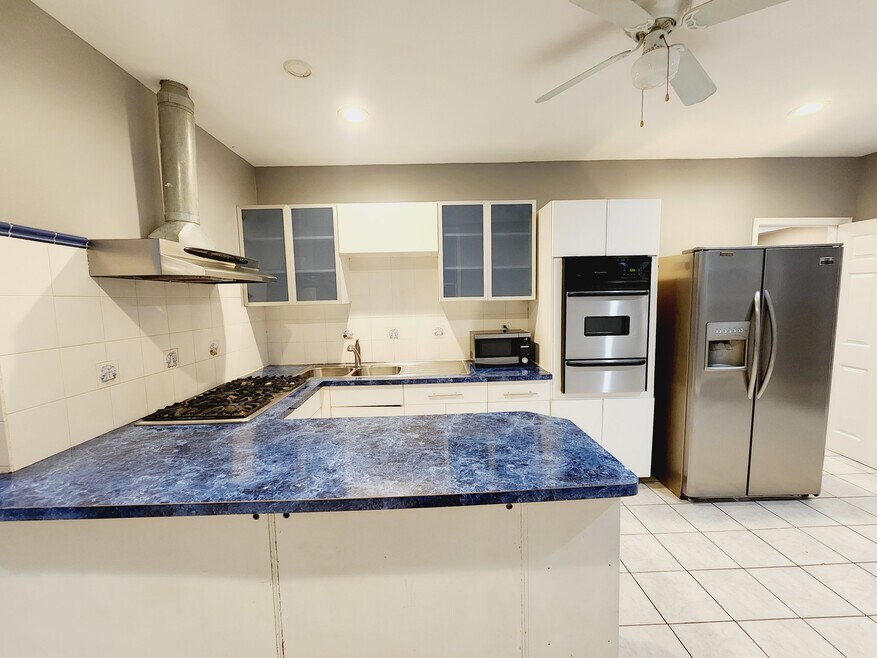 89 W 20th St unit 2, Bayonne, NJ 07002 - photo 1