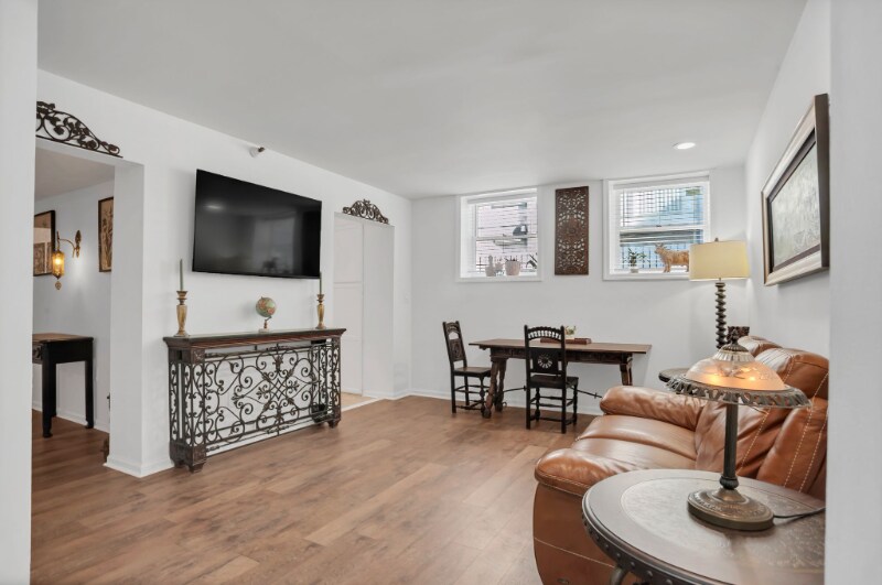 121 W Hall St unit C, Savannah, GA 31401 - photo 1