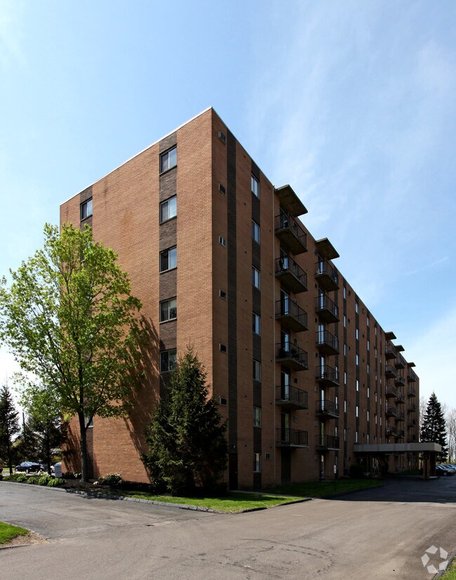 Sandcrest Apartments