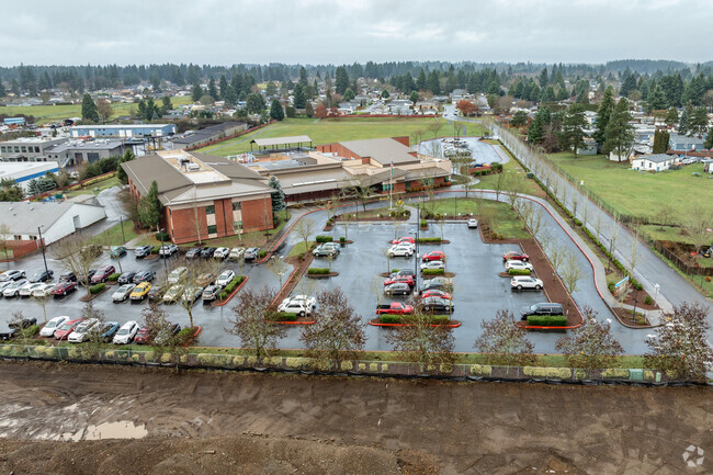 Orchards Elementary School has a large parking lot for staff and visitors in Vancouver, WA.