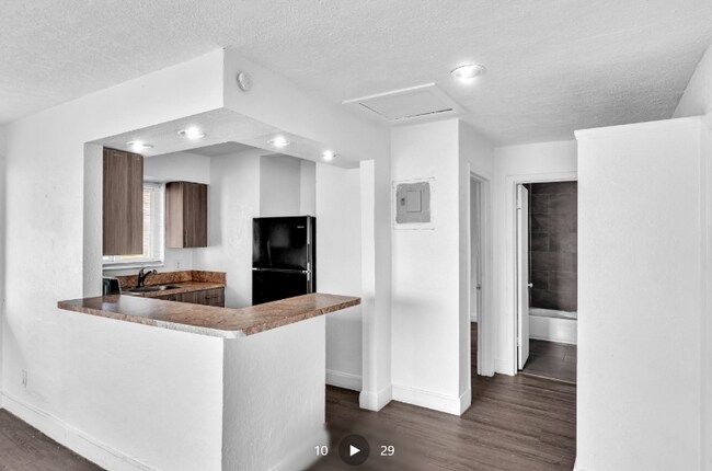 2160 NW 29th St unit 16, Oakland Park, FL 33311 - photo 2