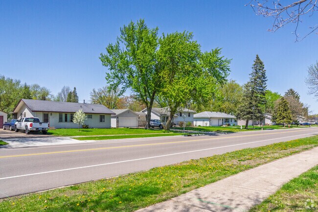Ranch homes line this street in Redwood.