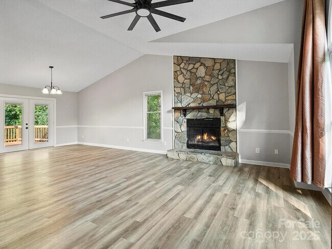 3124 5th Street Place NE, Hickory, NC 28601 - photo 7