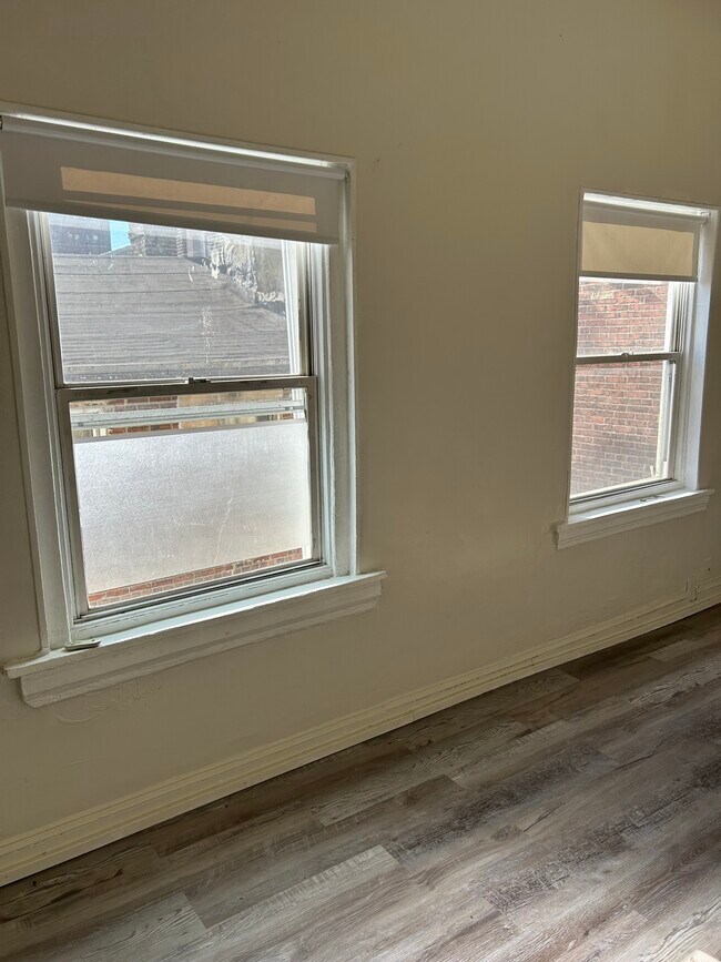 207 S 13th St unit 3rd Floor Rear, Philadelphia, PA 19107 - photo 2